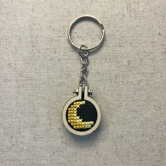 ๐ Cross Stitch Moon Keychain - Picture 2 of 5